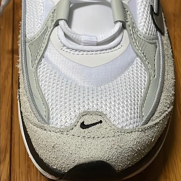 Nike Air Max Bliss Running Shoe, Size 8.5 - Picture 9 of 10